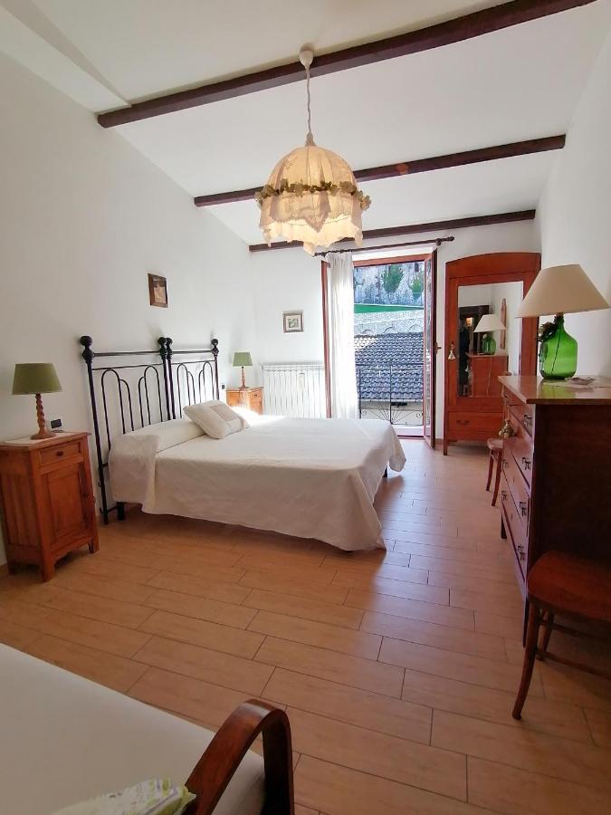 Il Sorriso Apartment Orvinio Екстериор снимка